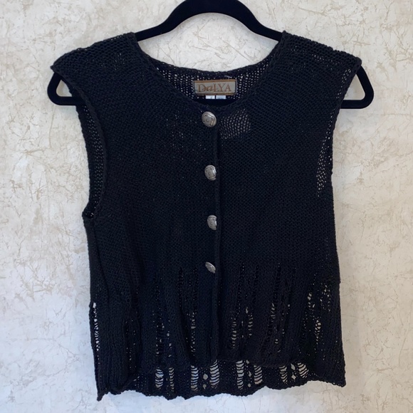 Dalya Knit Vest - Picture 2 of 12